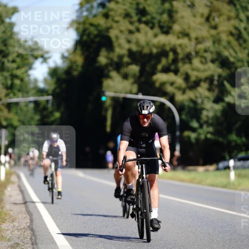 07.09.2025 - 19. Norderstedt Triathlon Michael Burmester http://msf.ph/oto/8848230 07.09.2025 11:35:47 Radfahren 252, 303 meine-sportfotos.de