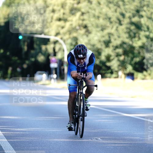 07.09.2025 - 19. Norderstedt Triathlon Michael Burmester http://msf.ph/oto/8848245 07.09.2025 16:21:52 Radfahren 1562 meine-sportfotos.de