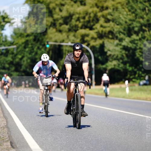 07.09.2025 - 19. Norderstedt Triathlon Michael Burmester http://msf.ph/oto/8848270 07.09.2025 13:10:18 Radfahren 320, 331 meine-sportfotos.de