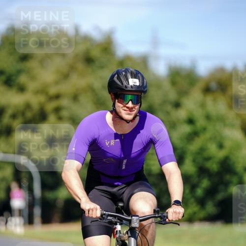 07.09.2025 - 19. Norderstedt Triathlon Michael Burmester http://msf.ph/oto/8848295 07.09.2025 13:11:40 Radfahren 298 meine-sportfotos.de