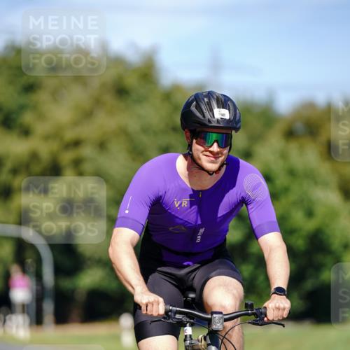 07.09.2025 - 19. Norderstedt Triathlon Michael Burmester http://msf.ph/oto/8848296 07.09.2025 13:11:40 Radfahren 298 meine-sportfotos.de