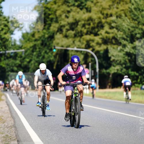 07.09.2025 - 19. Norderstedt Triathlon Michael Burmester http://msf.ph/oto/8848326 07.09.2025 13:12:57 Radfahren 344, 354 meine-sportfotos.de