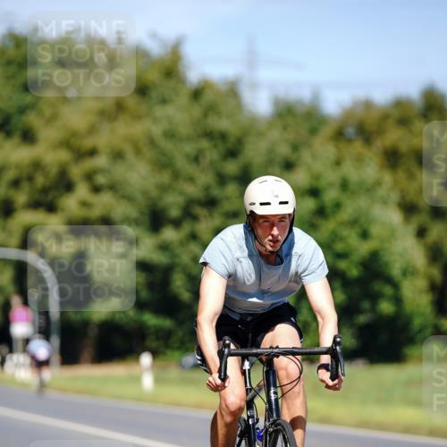 07.09.2025 - 19. Norderstedt Triathlon Michael Burmester http://msf.ph/oto/8848330 07.09.2025 13:13:00 Radfahren 322, 790 meine-sportfotos.de