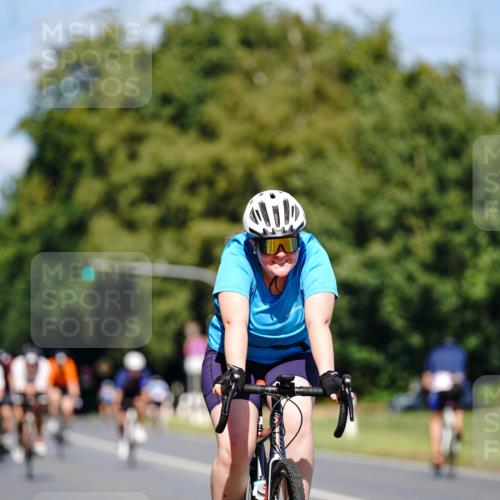 07.09.2025 - 19. Norderstedt Triathlon Michael Burmester http://msf.ph/oto/8848333 07.09.2025 13:13:04 Radfahren 322, 328, 790 meine-sportfotos.de