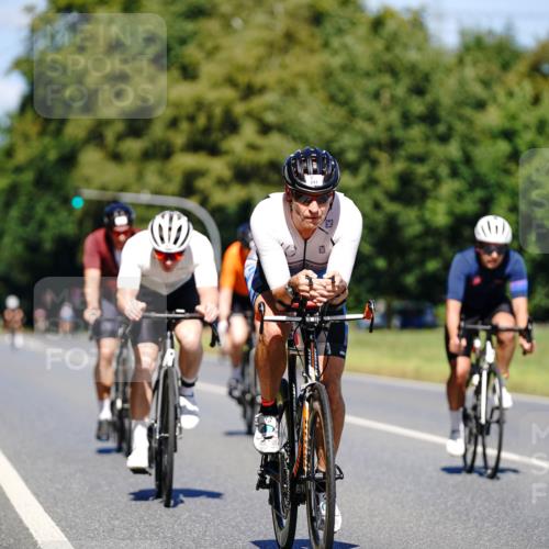 07.09.2025 - 19. Norderstedt Triathlon Michael Burmester http://msf.ph/oto/8848337 07.09.2025 13:13:08 Radfahren 241, 323, 328, 330, 347, 1354 meine-sportfotos.de