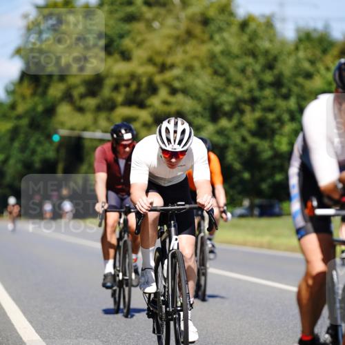 07.09.2025 - 19. Norderstedt Triathlon Michael Burmester http://msf.ph/oto/8848338 07.09.2025 13:13:08 Radfahren 241, 323, 328, 330, 347, 1354 meine-sportfotos.de