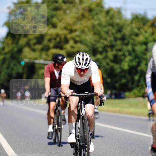 07.09.2025 - 19. Norderstedt Triathlon Michael Burmester http://msf.ph/oto/8848339 07.09.2025 13:13:08 Radfahren 241, 323, 328, 330, 347, 1354 meine-sportfotos.de