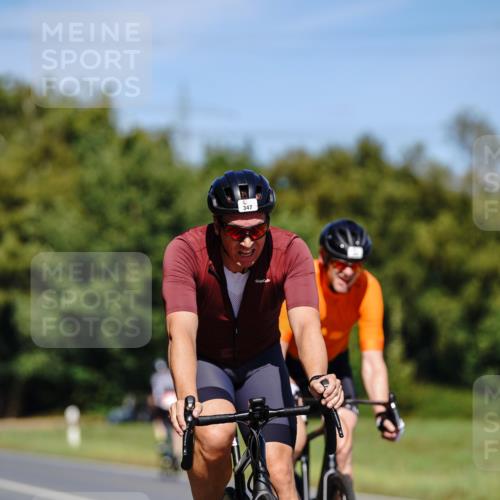 07.09.2025 - 19. Norderstedt Triathlon Michael Burmester http://msf.ph/oto/8848341 07.09.2025 13:13:09 Radfahren 241, 323, 330, 347, 1354 meine-sportfotos.de