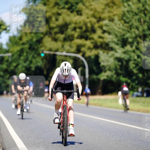 07.09.2025 - 19. Norderstedt Triathlon Michael Burmester http://msf.ph/oto/8848342 07.09.2025 13:13:16 Radfahren 353 meine-sportfotos.de