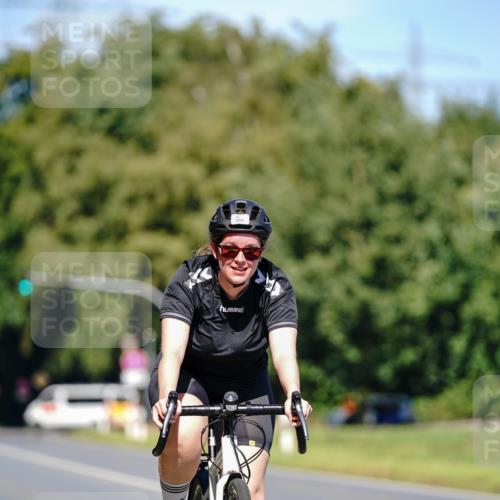 07.09.2025 - 19. Norderstedt Triathlon Michael Burmester http://msf.ph/oto/8848359 07.09.2025 13:13:42 Radfahren 325, 355 meine-sportfotos.de