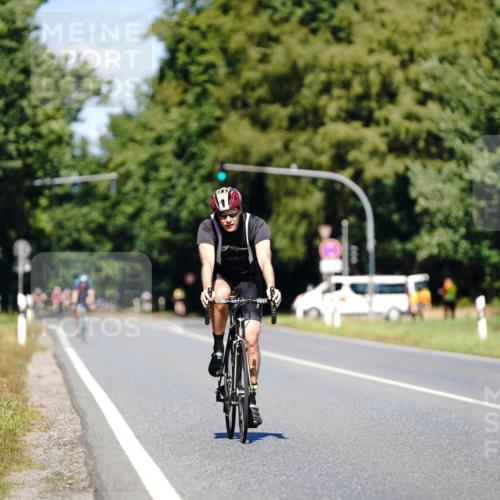 07.09.2025 - 19. Norderstedt Triathlon Michael Burmester http://msf.ph/oto/8848369 07.09.2025 13:14:15 Radfahren 1215 meine-sportfotos.de