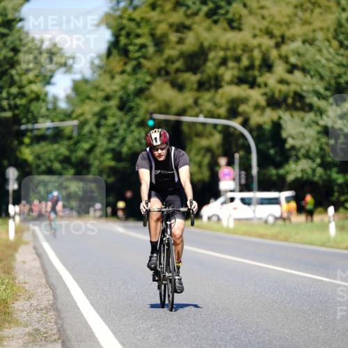 07.09.2025 - 19. Norderstedt Triathlon Michael Burmester http://msf.ph/oto/8848370 07.09.2025 13:14:15 Radfahren 1215 meine-sportfotos.de