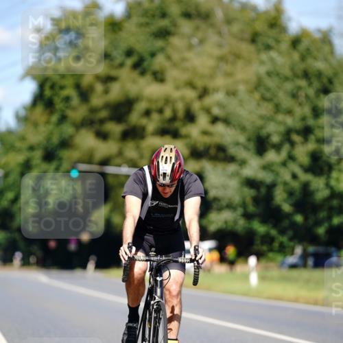 07.09.2025 - 19. Norderstedt Triathlon Michael Burmester http://msf.ph/oto/8848371 07.09.2025 13:14:16 Radfahren 1215 meine-sportfotos.de