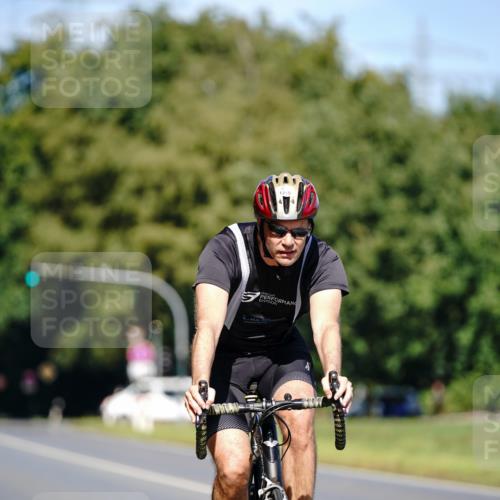 07.09.2025 - 19. Norderstedt Triathlon Michael Burmester http://msf.ph/oto/8848372 07.09.2025 13:14:17 Radfahren 1215 meine-sportfotos.de