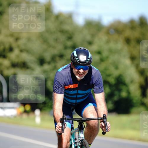 07.09.2025 - 19. Norderstedt Triathlon Michael Burmester http://msf.ph/oto/8848377 07.09.2025 13:14:24 Radfahren 324 meine-sportfotos.de