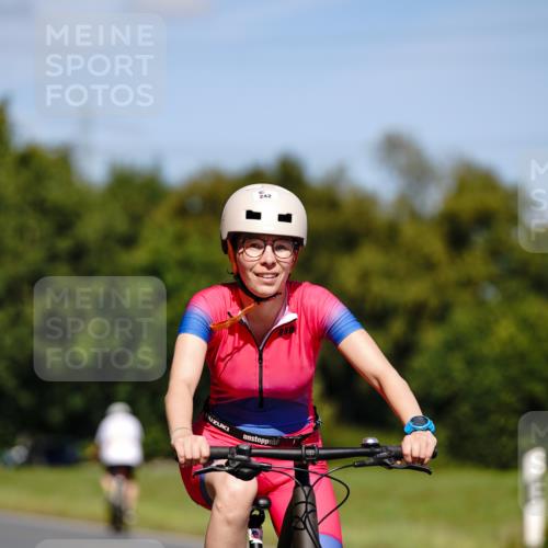 07.09.2025 - 19. Norderstedt Triathlon Michael Burmester http://msf.ph/oto/8848389 07.09.2025 13:15:00 Radfahren 242, 1298 meine-sportfotos.de