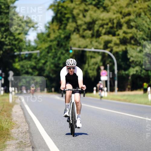 07.09.2025 - 19. Norderstedt Triathlon Michael Burmester http://msf.ph/oto/8848391 07.09.2025 13:15:30 Radfahren 1356 meine-sportfotos.de