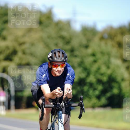 07.09.2025 - 19. Norderstedt Triathlon Michael Burmester http://msf.ph/oto/8848403 07.09.2025 13:15:57 Radfahren 1299 meine-sportfotos.de