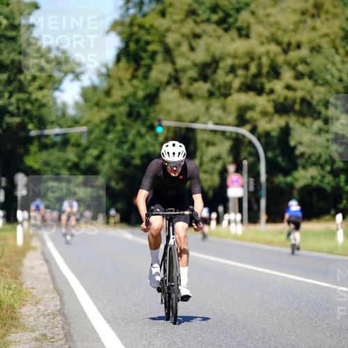 07.09.2025 - 19. Norderstedt Triathlon Michael Burmester http://msf.ph/oto/8848412 07.09.2025 13:16:13 Radfahren 723 meine-sportfotos.de