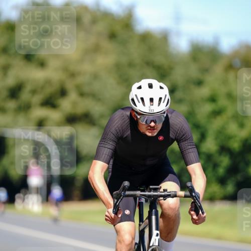 07.09.2025 - 19. Norderstedt Triathlon Michael Burmester http://msf.ph/oto/8848415 07.09.2025 13:16:14 Radfahren 723 meine-sportfotos.de