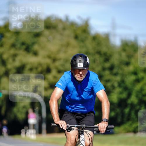 07.09.2025 - 19. Norderstedt Triathlon Michael Burmester http://msf.ph/oto/8848423 07.09.2025 13:16:31 Radfahren 311 meine-sportfotos.de