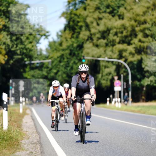 07.09.2025 - 19. Norderstedt Triathlon Michael Burmester http://msf.ph/oto/8848424 07.09.2025 13:16:54 Radfahren 211, 338, 352 meine-sportfotos.de