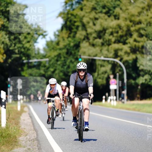 07.09.2025 - 19. Norderstedt Triathlon Michael Burmester http://msf.ph/oto/8848425 07.09.2025 13:16:54 Radfahren 211, 338, 352 meine-sportfotos.de