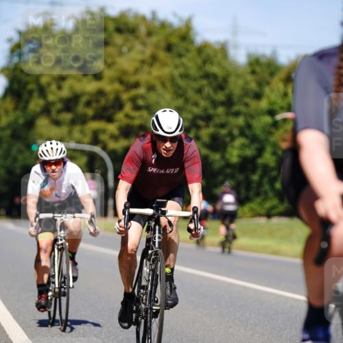07.09.2025 - 19. Norderstedt Triathlon Michael Burmester http://msf.ph/oto/8848427 07.09.2025 13:16:56 Radfahren 211, 338, 352, 747 meine-sportfotos.de