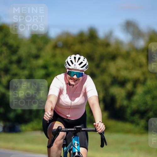 07.09.2025 - 19. Norderstedt Triathlon Michael Burmester http://msf.ph/oto/8848441 07.09.2025 13:17:35 Radfahren 329 meine-sportfotos.de