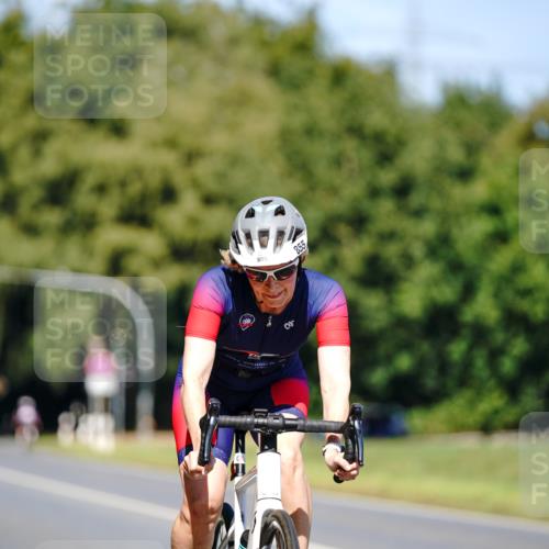 07.09.2025 - 19. Norderstedt Triathlon Michael Burmester http://msf.ph/oto/8848445 07.09.2025 13:17:41 Radfahren 855 meine-sportfotos.de