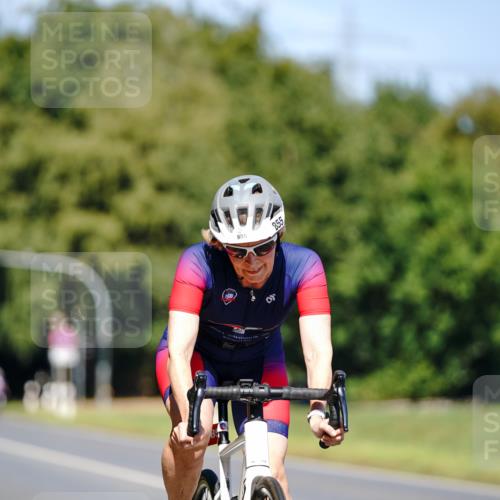 07.09.2025 - 19. Norderstedt Triathlon Michael Burmester http://msf.ph/oto/8848446 07.09.2025 13:17:41 Radfahren 855 meine-sportfotos.de