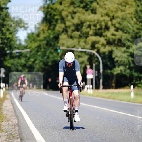 07.09.2025 - 19. Norderstedt Triathlon Michael Burmester http://msf.ph/oto/8848447 07.09.2025 13:17:46 Radfahren 334 meine-sportfotos.de