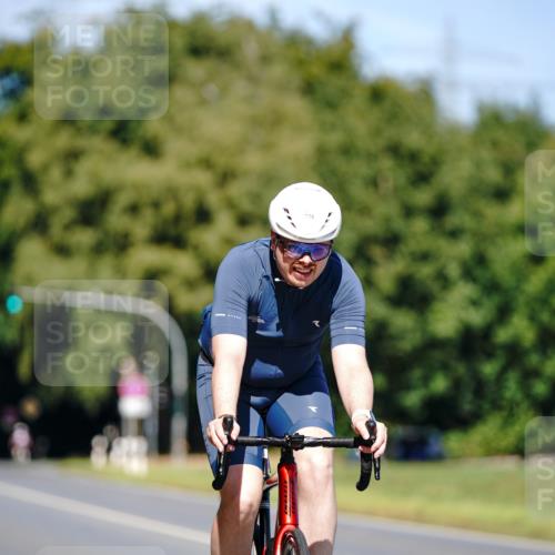 07.09.2025 - 19. Norderstedt Triathlon Michael Burmester http://msf.ph/oto/8848449 07.09.2025 13:17:47 Radfahren 334 meine-sportfotos.de