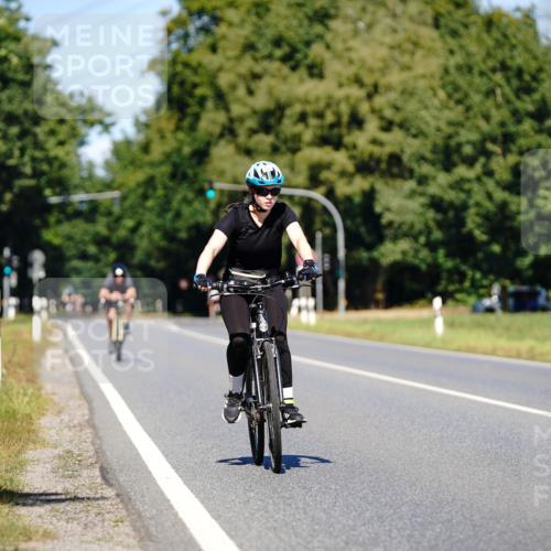 07.09.2025 - 19. Norderstedt Triathlon Michael Burmester http://msf.ph/oto/8848478 07.09.2025 13:19:16 Radfahren 235, 356, 1389 meine-sportfotos.de