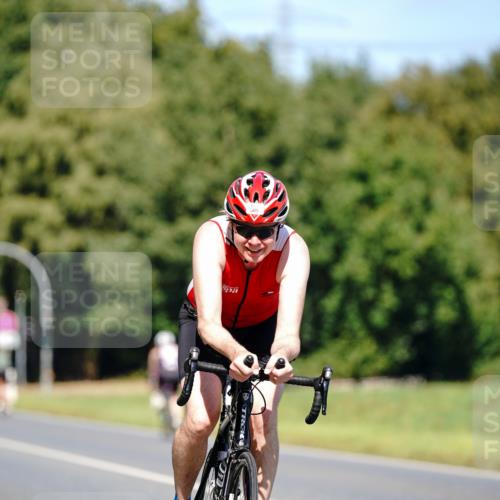 07.09.2025 - 19. Norderstedt Triathlon Michael Burmester http://msf.ph/oto/8848495 07.09.2025 13:19:59 Radfahren 805 meine-sportfotos.de