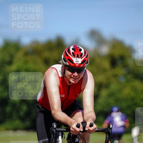 07.09.2025 - 19. Norderstedt Triathlon Michael Burmester http://msf.ph/oto/8848497 07.09.2025 13:20:00 Radfahren 805 meine-sportfotos.de