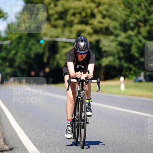 07.09.2025 - 19. Norderstedt Triathlon Michael Burmester http://msf.ph/oto/8848528 07.09.2025 13:20:49 Radfahren 319, 333 meine-sportfotos.de