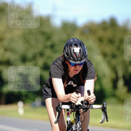 07.09.2025 - 19. Norderstedt Triathlon Michael Burmester http://msf.ph/oto/8848530 07.09.2025 13:20:50 Radfahren 319, 333 meine-sportfotos.de