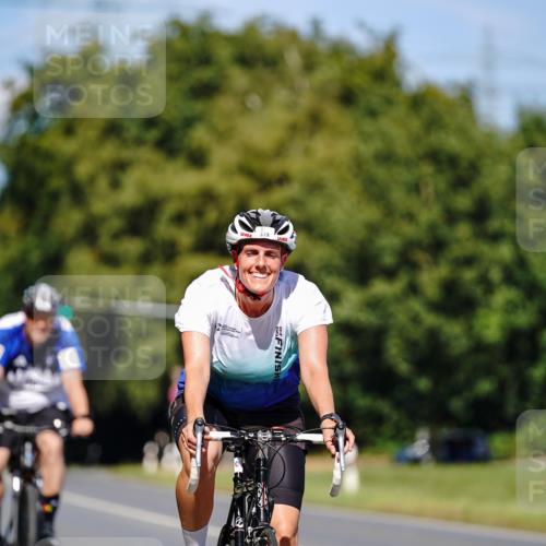07.09.2025 - 19. Norderstedt Triathlon Michael Burmester http://msf.ph/oto/8848534 07.09.2025 13:21:04 Radfahren 339 meine-sportfotos.de