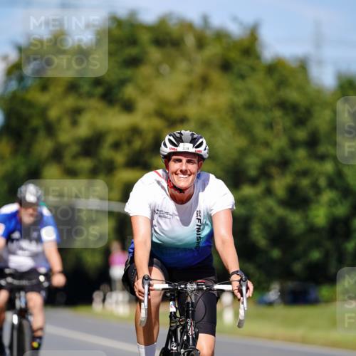 07.09.2025 - 19. Norderstedt Triathlon Michael Burmester http://msf.ph/oto/8848535 07.09.2025 13:21:04 Radfahren 339 meine-sportfotos.de