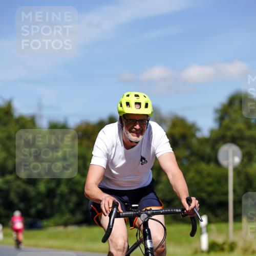 07.09.2025 - 19. Norderstedt Triathlon Michael Burmester http://msf.ph/oto/8848563 07.09.2025 13:22:40 Radfahren 312 meine-sportfotos.de