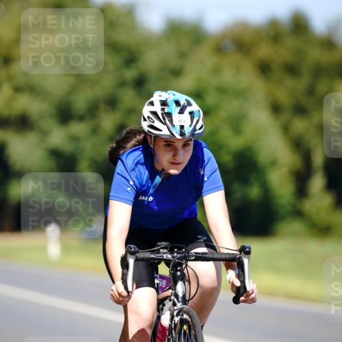 07.09.2025 - 19. Norderstedt Triathlon Michael Burmester http://msf.ph/oto/8848599 07.09.2025 13:24:35 Radfahren 359 meine-sportfotos.de