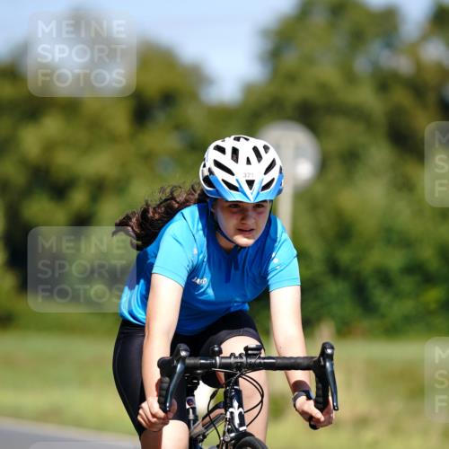 07.09.2025 - 19. Norderstedt Triathlon Michael Burmester http://msf.ph/oto/8848602 07.09.2025 13:24:39 Radfahren 321, 359 meine-sportfotos.de