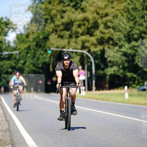 07.09.2025 - 19. Norderstedt Triathlon Michael Burmester http://msf.ph/oto/8848605 07.09.2025 13:25:21 Radfahren 320 meine-sportfotos.de