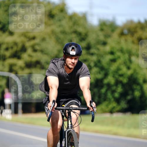 07.09.2025 - 19. Norderstedt Triathlon Michael Burmester http://msf.ph/oto/8848606 07.09.2025 13:25:23 Radfahren 320 meine-sportfotos.de