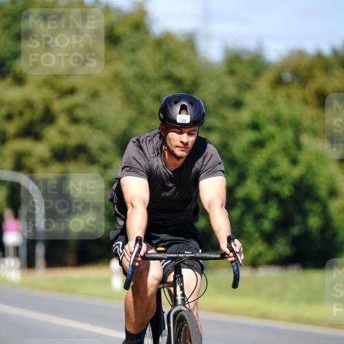 07.09.2025 - 19. Norderstedt Triathlon Michael Burmester http://msf.ph/oto/8848607 07.09.2025 13:25:23 Radfahren 320 meine-sportfotos.de