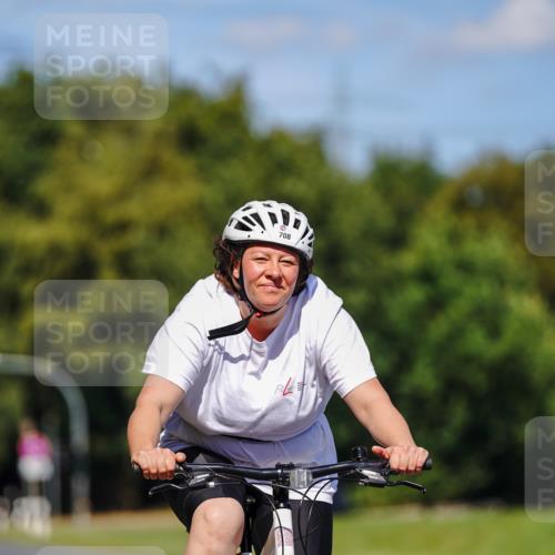 07.09.2025 - 19. Norderstedt Triathlon Michael Burmester http://msf.ph/oto/8848616 07.09.2025 13:25:32 Radfahren 708 meine-sportfotos.de