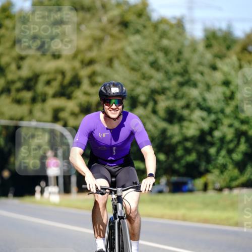 07.09.2025 - 19. Norderstedt Triathlon Michael Burmester http://msf.ph/oto/8848627 07.09.2025 13:26:01 Radfahren 298 meine-sportfotos.de