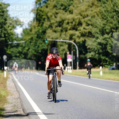 07.09.2025 - 19. Norderstedt Triathlon Michael Burmester http://msf.ph/oto/8848633 07.09.2025 13:26:33 Radfahren 841 meine-sportfotos.de