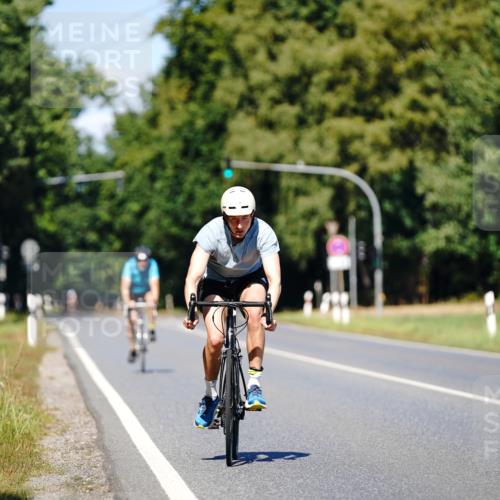 07.09.2025 - 19. Norderstedt Triathlon Michael Burmester http://msf.ph/oto/8848638 07.09.2025 13:26:46 Radfahren 790 meine-sportfotos.de